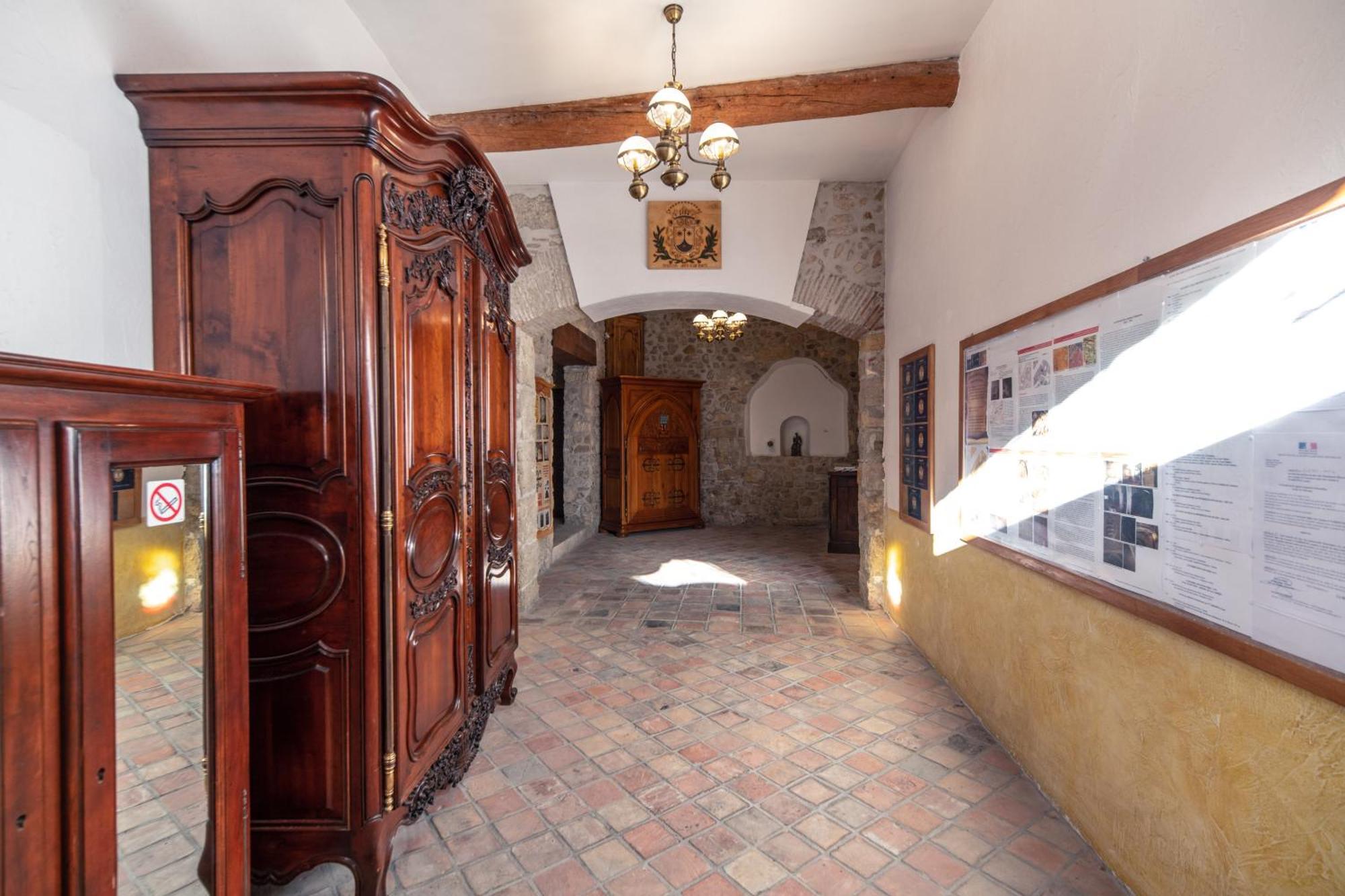 Studio Dans L'Eglise Du Couvent Нарбонна Экстерьер фото